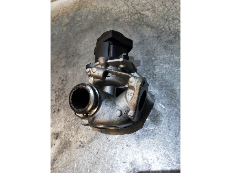 Recambio de valvula egr para peugeot 206+ básico referencia OEM IAM 9673258680  