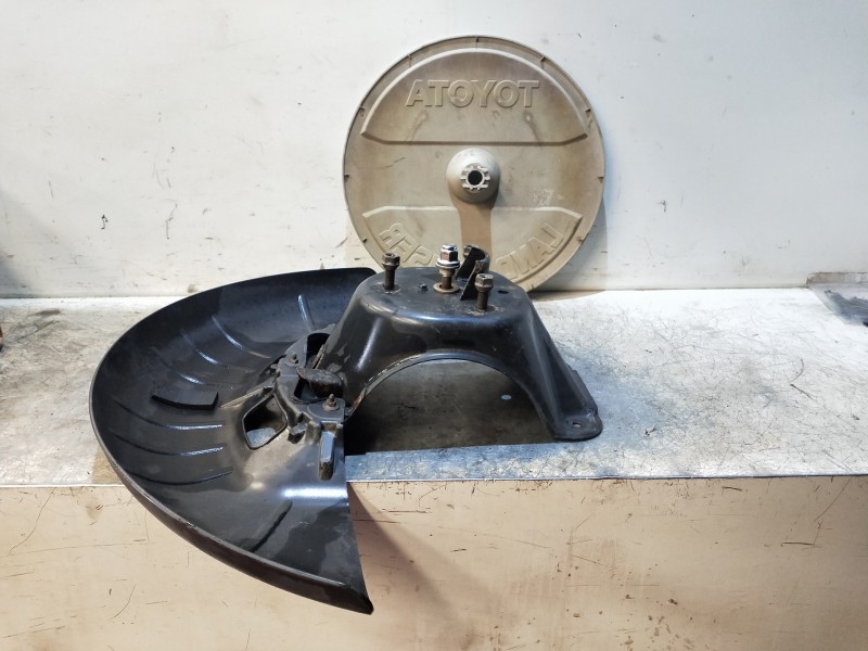 Recambio de soporte rueda repuesto para toyota land cruiser (j12) 3.0 d-4d gx referencia OEM IAM   