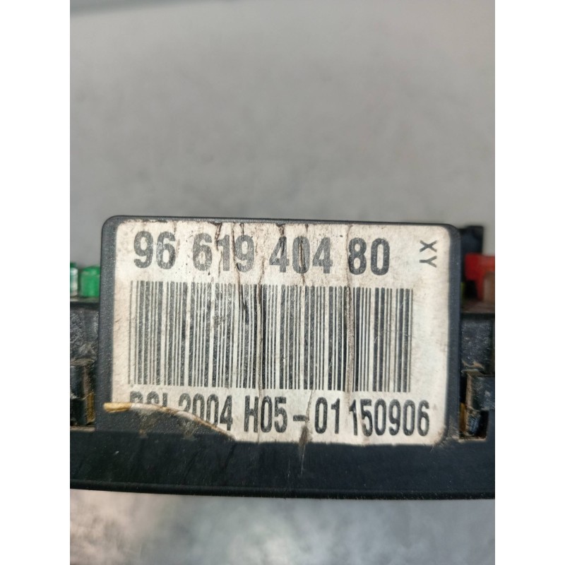 Recambio de caja reles / fusibles para citroen c4 berlina referencia OEM IAM 9661940480  