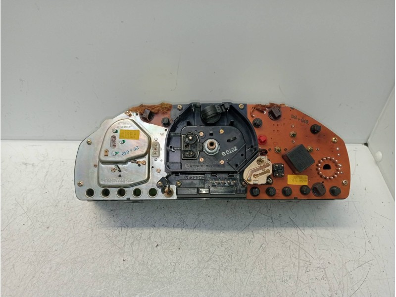 Recambio de cuadro instrumentos para mercedes clase e (w124) berlina d 300 (124.130) referencia OEM IAM 1245437421 5220025700 