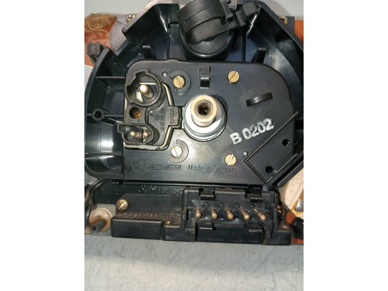 Recambio de cuadro instrumentos para mercedes clase e (w124) berlina d 300 (124.130) referencia OEM IAM 1245437421 5220025700 