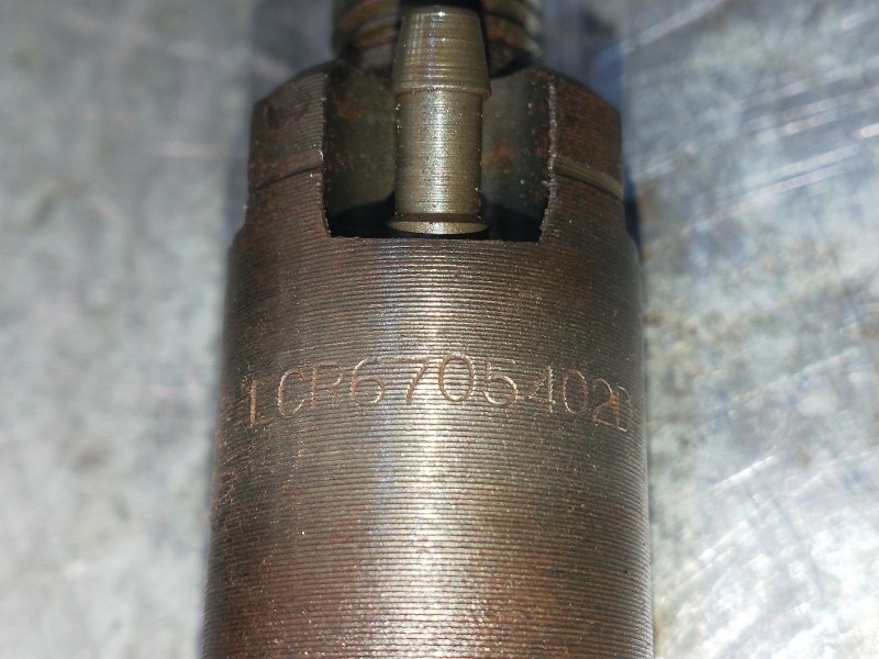 Recambio de inyector para ford orion referencia OEM IAM LCR67054020  LUCAS