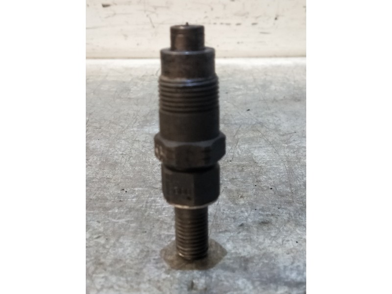 Recambio de inyector para hyundai h 1 2.5 turbodiesel referencia OEM IAM 002CT4  LUCAS