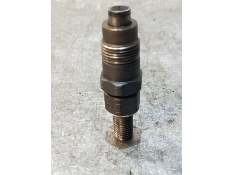 Recambio de inyector para hyundai h 1 2.5 turbodiesel referencia OEM IAM 002DT1  LUCAS