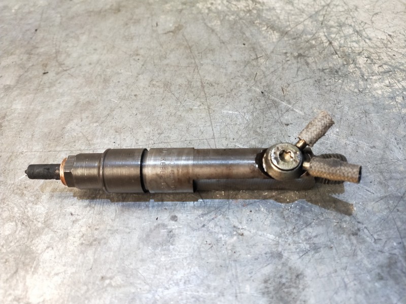 Recambio de inyector para volkswagen lt caja cerrada / combi (mod. 1997) 2.5 tdi referencia OEM IAM 046130201E KBEL58P119 BOSCH