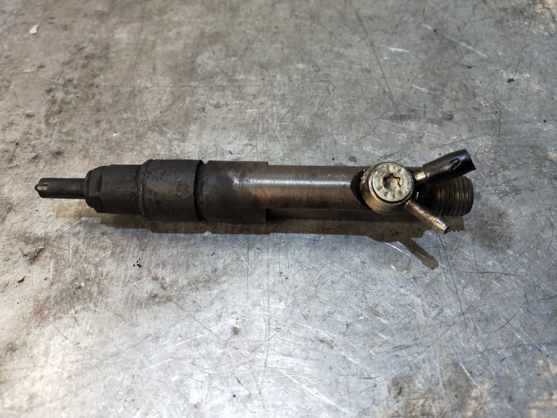 Recambio de inyector para volkswagen lt caja cerrada / combi (mod. 1997) 2.5 tdi referencia OEM IAM 046130201E KBEL58P119 BOSCH