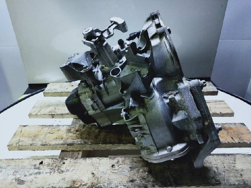 Recambio de caja cambios para opel corsa e 1.4 referencia OEM IAM B66X374 A18004310 