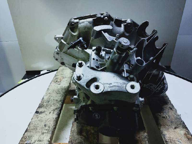 Recambio de caja cambios para opel corsa e 1.4 referencia OEM IAM B66X374 A18004310 