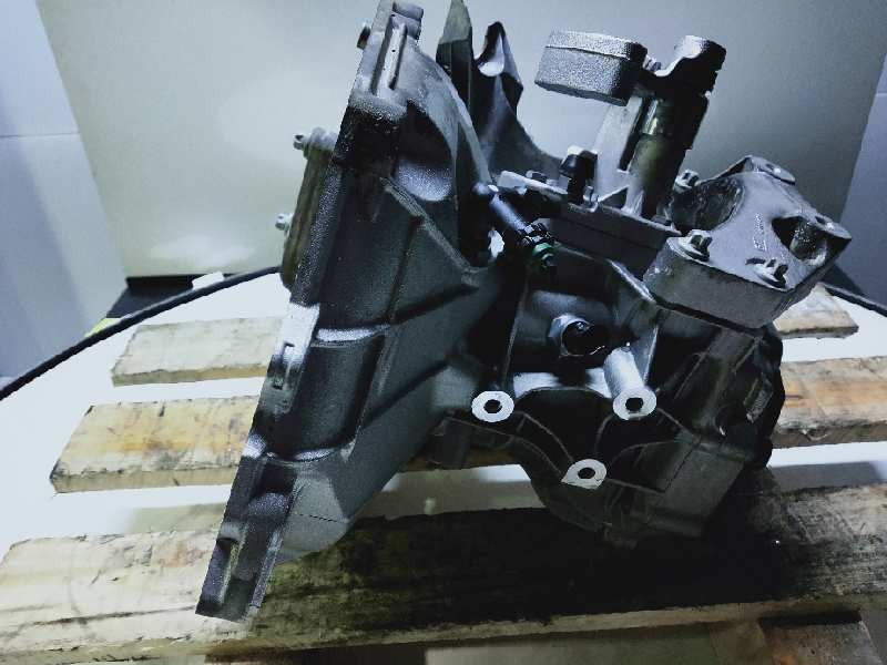 Recambio de caja cambios para opel corsa e 1.4 referencia OEM IAM B66X374 A18004310 