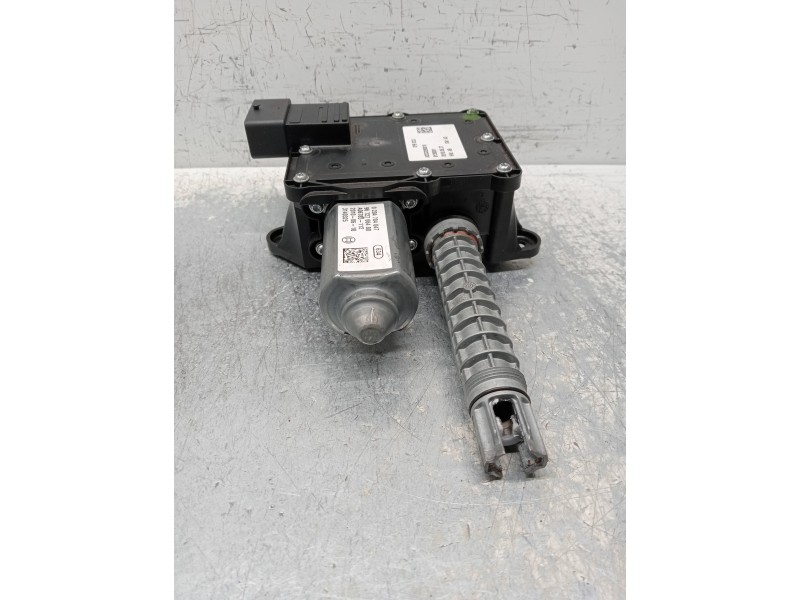 Recambio de freno de mano electrico para peugeot 3008 sport pack referencia OEM IAM 0204704047 9672766480 A2C53280010