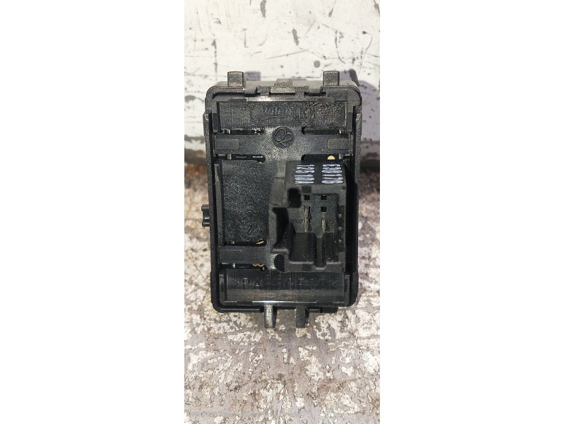 Recambio de mando elevalunas delantero derecho para renault laguna iii 2.0 i referencia OEM IAM E3017612510A  5P