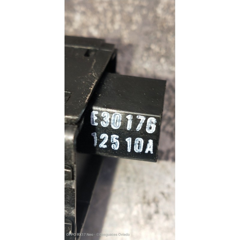 Recambio de mando elevalunas delantero derecho para renault laguna iii 2.0 i referencia OEM IAM E3017612510A  5P