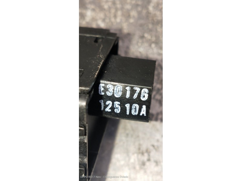 Recambio de mando elevalunas delantero derecho para renault laguna iii 2.0 i referencia OEM IAM E3017612510A  5P