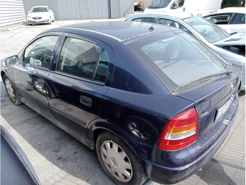 opel astra g berlina del año 2001