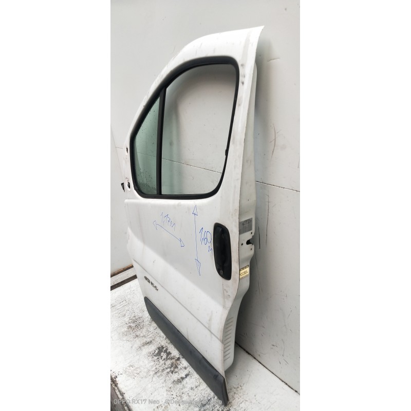 Recambio de puerta delantera izquierda para renault trafic combi (ab 4.01) 29 ln combi9 acristalado referencia OEM IAM   5P