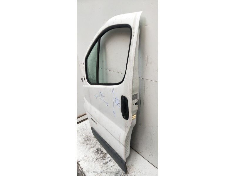 Recambio de puerta delantera izquierda para renault trafic combi (ab 4.01) 29 ln combi9 acristalado referencia OEM IAM   5P
