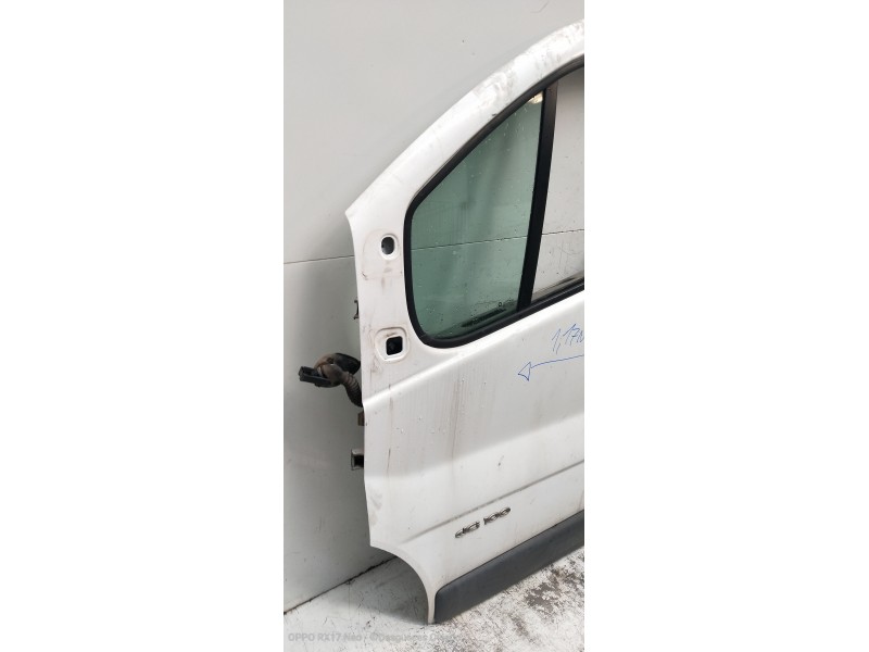 Recambio de puerta delantera izquierda para renault trafic combi (ab 4.01) 29 ln combi9 acristalado referencia OEM IAM   5P