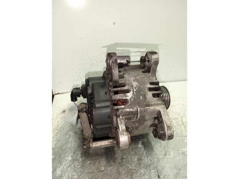 Recambio de alternador para volkswagen touran (1t1) highline referencia OEM IAM 03C903028B  