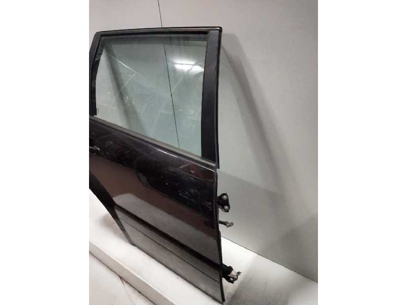 Recambio de puerta trasera derecha para ssangyong rexton referencia OEM IAM   