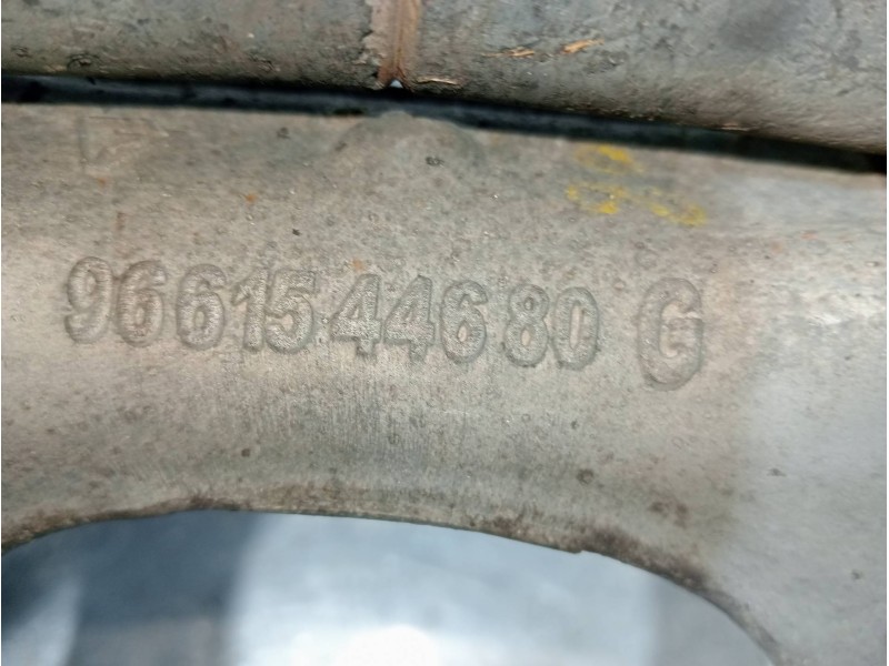 Recambio de brazo suspension superior delantero derecho para peugeot 508 gt referencia OEM IAM 9661544680  