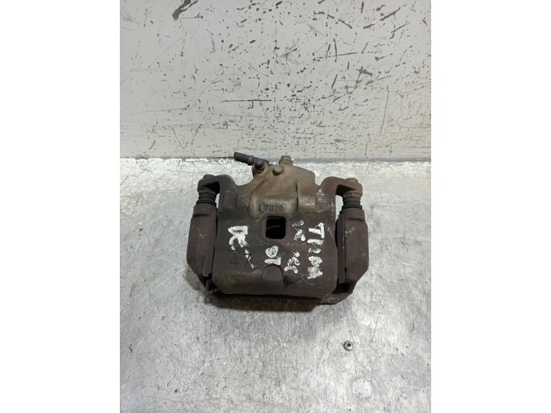 Recambio de pinza freno delantera derecha para nissan tiida (c11x/sc11x) acenta referencia OEM IAM   