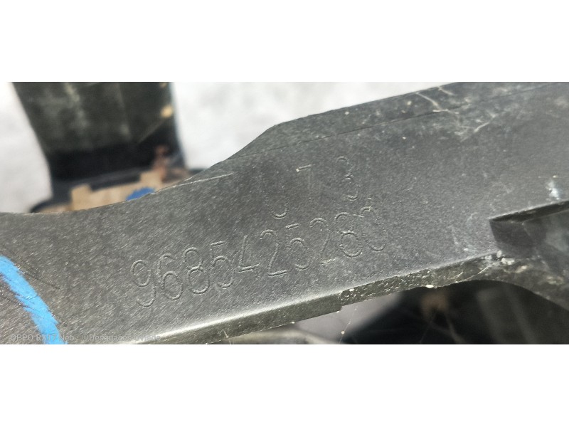 Recambio de faro antiniebla izquierdo para peugeot 3008 access referencia OEM IAM   