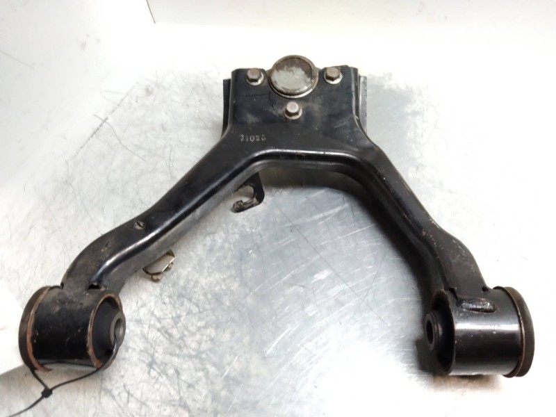 Recambio de brazo suspension superior delantero izquierdo para mitsubishi montero (v80/v90) 3.2 di-d intense (3-ptas.) referenci