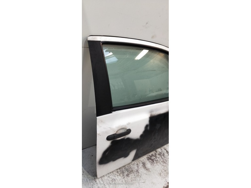 Recambio de puerta delantera derecha para nissan micra (k12e) acenta referencia OEM IAM   