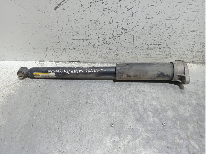 Recambio de amortiguador trasero izquierdo para mercedes clase c (w205) lim. c 220 cdi bluetec (205.004) referencia OEM IAM A205