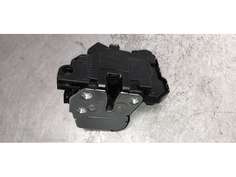 Recambio de motor cierre centralizado delantero derecho para hyundai i20 klass referencia OEM IAM 81320Q0010  5P