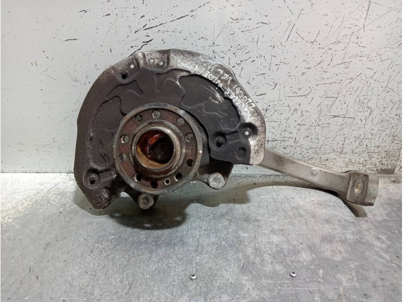 Recambio de mangueta delantera izquierda para mercedes clase c (w205) lim. c 220 cdi bluetec (205.004) referencia OEM IAM 205210