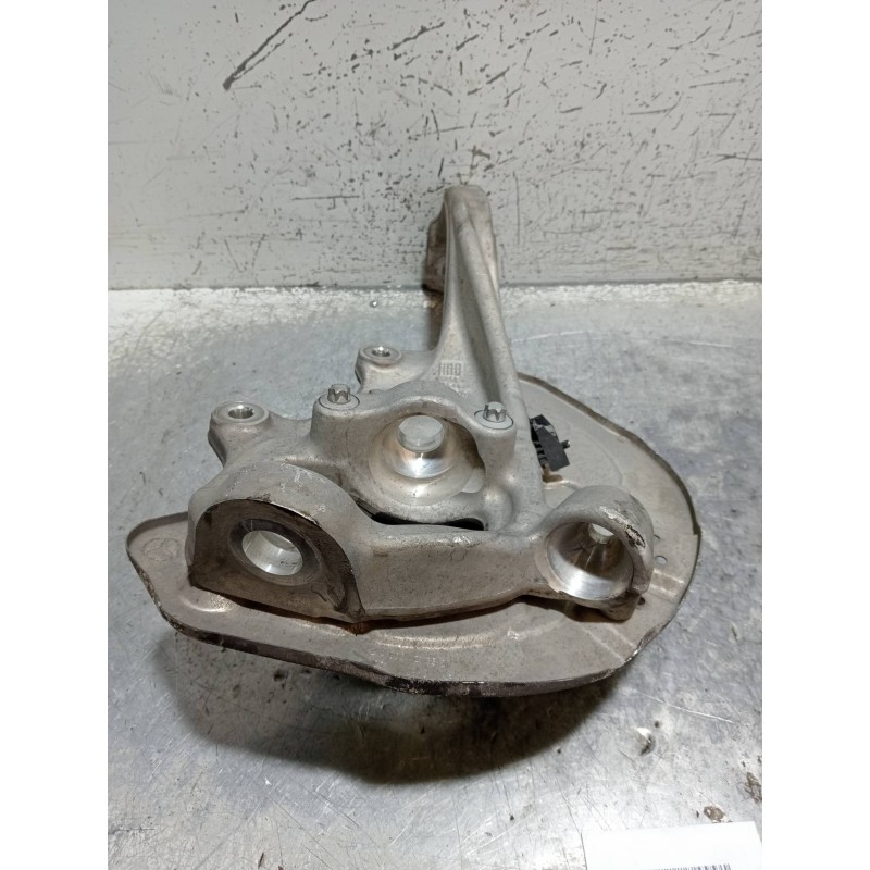 Recambio de mangueta delantera izquierda para mercedes clase c (w205) lim. c 220 cdi bluetec (205.004) referencia OEM IAM 205210