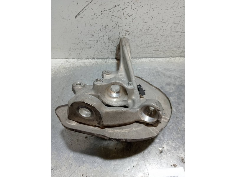 Recambio de mangueta delantera izquierda para mercedes clase c (w205) lim. c 220 cdi bluetec (205.004) referencia OEM IAM 205210