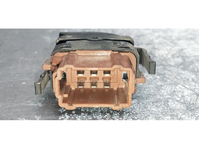 Recambio de mando elevalunas delantero derecho para renault trafic combi (ab 4.01) 29 ln combi9 acristalado referencia OEM IAM 0