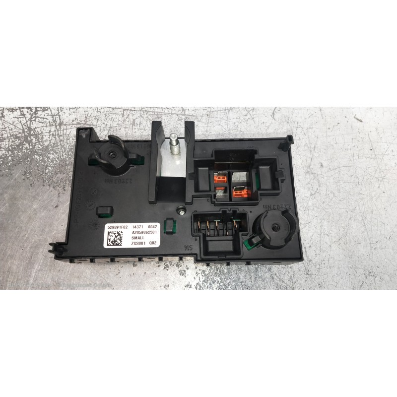 Recambio de caja reles / fusibles para mercedes clase c (w205) lim. c 220 cdi bluetec (205.004) referencia OEM IAM A2059062501 5