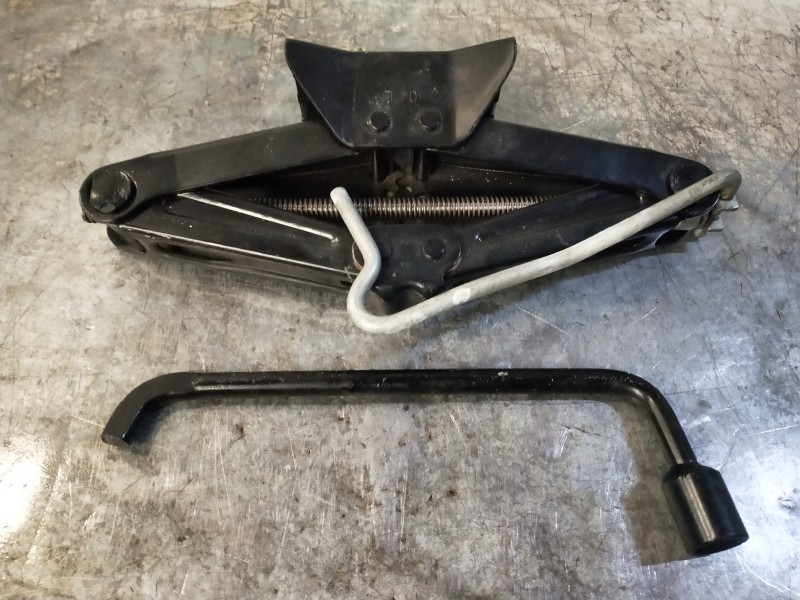 Recambio de gato para peugeot 3008 access referencia OEM IAM   