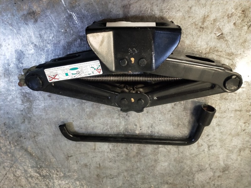 Recambio de gato para peugeot 3008 access referencia OEM IAM   
