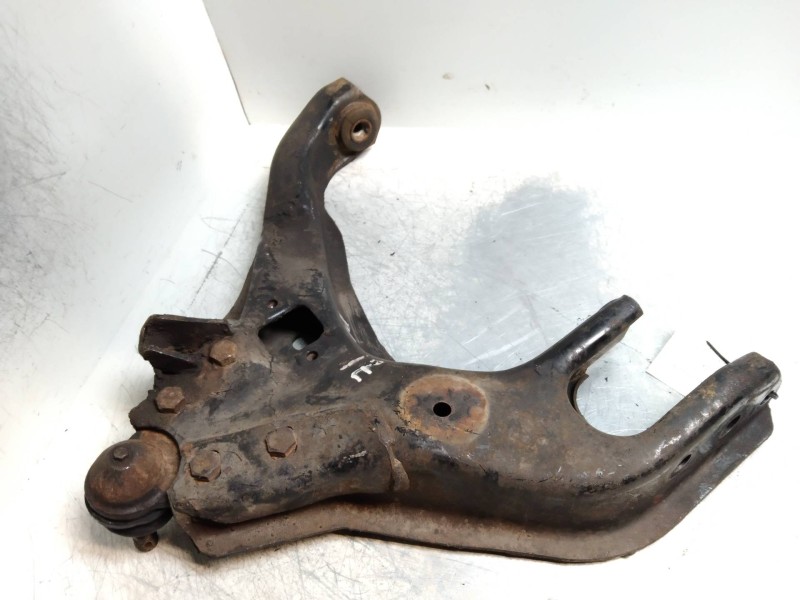 Recambio de brazo suspension inferior delantero izquierdo para mitsubishi montero (l040) 2500 td (4-ptas.) referencia OEM IAM   