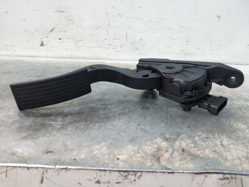 Recambio de potenciometro pedal para hyundai i20 klass referencia OEM IAM 327001RXXX  