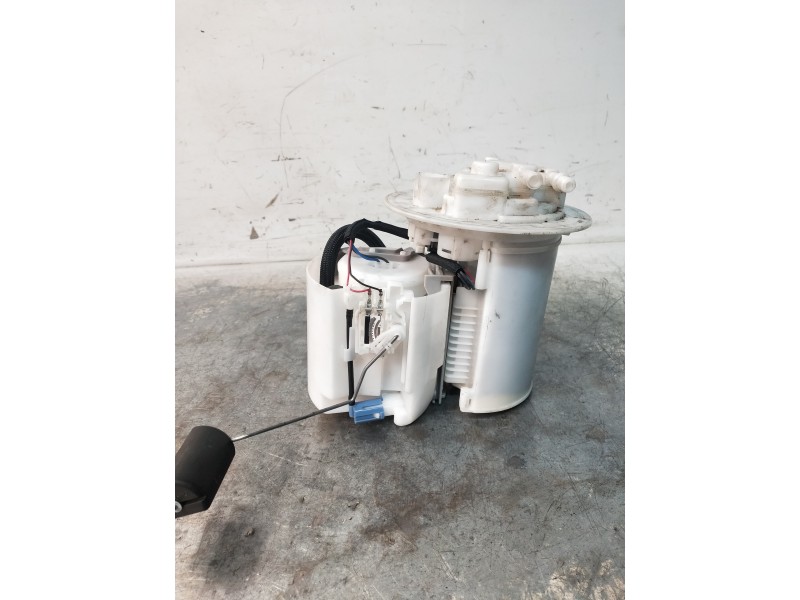 Recambio de bomba combustible para lexus ct 200h referencia OEM IAM 7702047092  