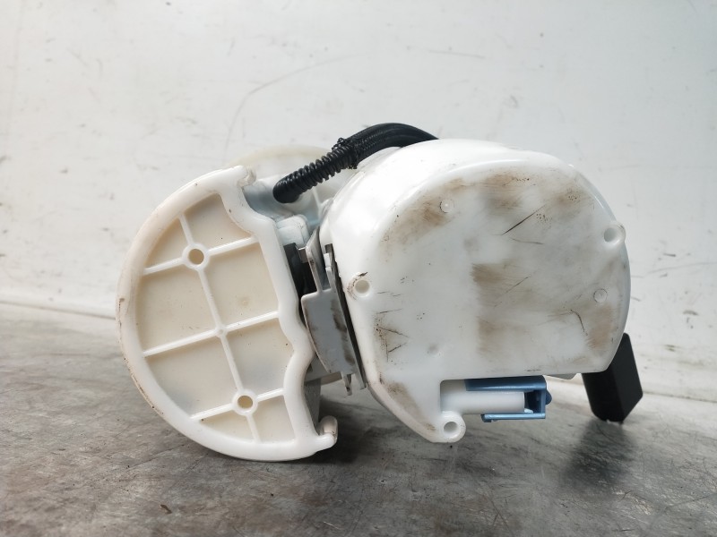 Recambio de bomba combustible para lexus ct 200h referencia OEM IAM 7702047092  