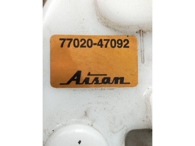 Recambio de bomba combustible para lexus ct 200h referencia OEM IAM 7702047092  