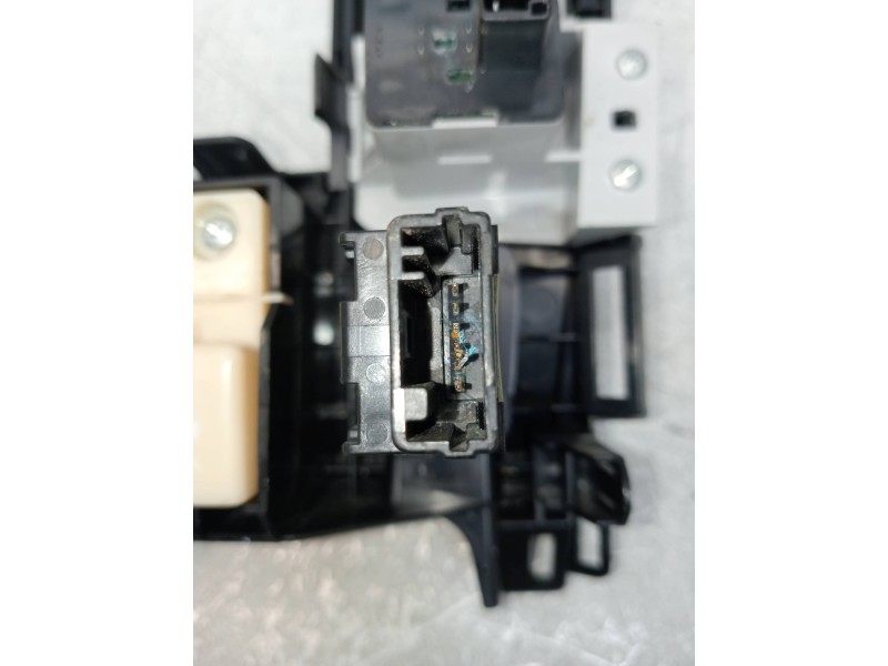 Recambio de mando multifuncion para lexus ct 200h referencia OEM IAM   