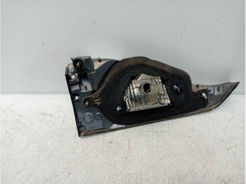 Recambio de piloto trasero derecho interior para lexus ct 200h referencia OEM IAM   