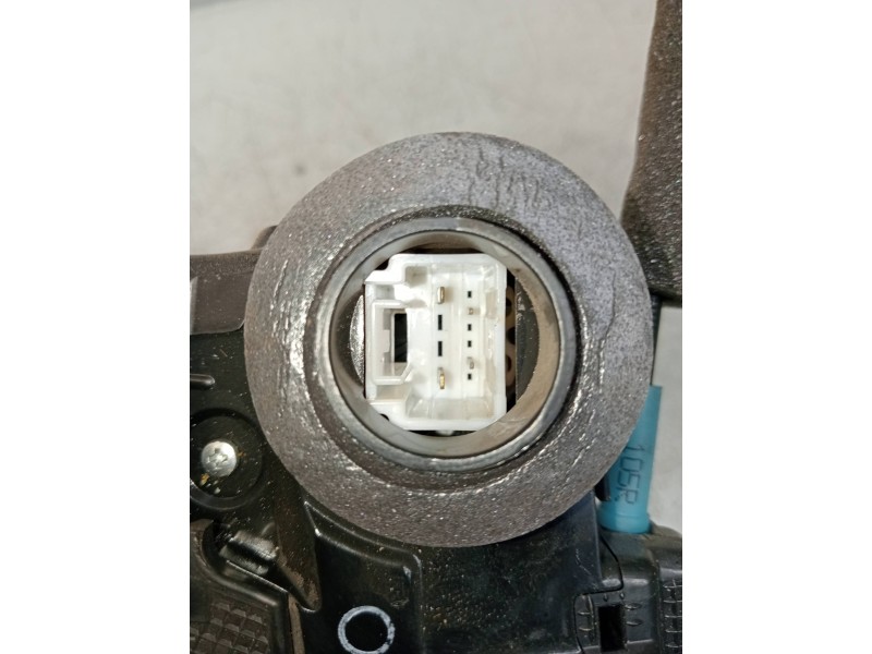 Recambio de motor cierre centralizado porton para lexus ct 200h referencia OEM IAM A046693  