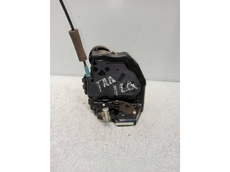 Recambio de motor cierre centralizado porton para lexus ct 200h referencia OEM IAM A046693  