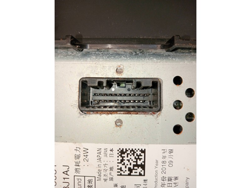 Recambio de pantalla multifuncion para lexus ct 200h referencia OEM IAM 8611176081  