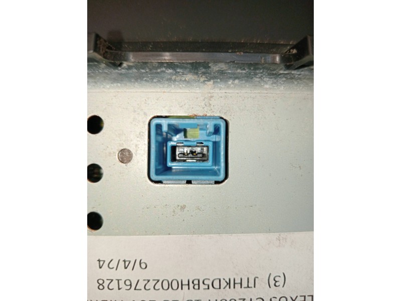 Recambio de pantalla multifuncion para lexus ct 200h referencia OEM IAM 8611176081  