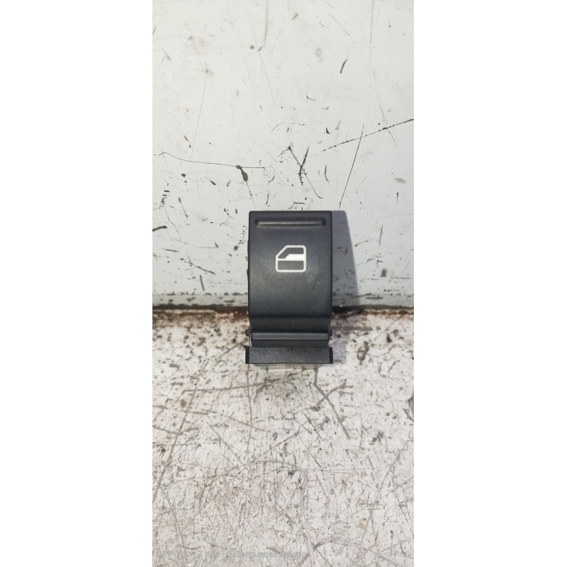 Recambio de mando elevalunas delantero derecho para volkswagen passat berlina (3c2) 2.0 tdi referencia OEM IAM 7L69598558 331901