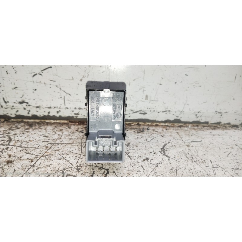 Recambio de mando elevalunas delantero derecho para volkswagen passat berlina (3c2) 2.0 tdi referencia OEM IAM 7L69598558 331901